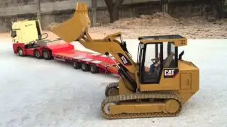 Tamiya 1:14 Mercedes-Benz Actros with Carson Goldhofer Lowloader + Cat973D Magom