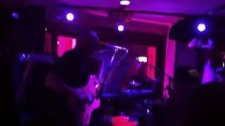 SLAP BASS SOLO PAPPERLA PUB ZERMATT SWISS