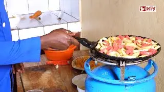 Jerome Joel Atwigishije guteka #Roll eggs na #Shawarma | Akazi k'igikoni ugakora unezerewe