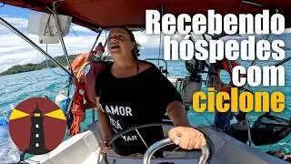 AVENTURA TOTAL Recebendo h&oacute;spedes no barco durante um CICLONE