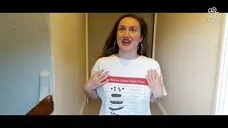 Lynsey opens a package from Asos