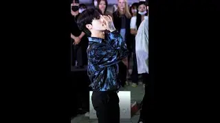 220622 홍대 버스킹 아큐아(A.Q.A) 후유(HUYU,이태영) / EXO - Love shot