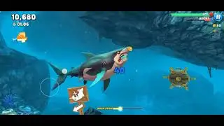GREAT WHITE SHARK In HUNGRY SHARK WORLD vs HUNGRY SHARK EVOLUTION 🦈