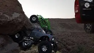 Axial SMT10 Rock Buggy -V- Axail SCX10 II