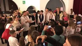 La tulpina la doi meri - Colinda 2/5