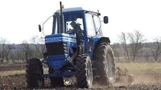 Ford 6700 - 2WD & 4WD in the field ploughing and getting the job done | Danish Agriculture