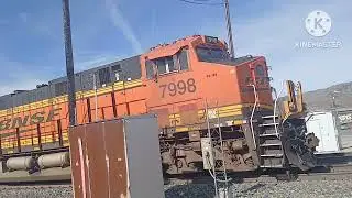 Bnsf 7998 pulling manifest train at the train depot in tehachapi california 