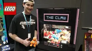 Functional LEGO Claw Machine