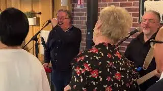 O Divin Bar &agrave; vin vous propose Music Factory   vid&eacute;o 40