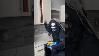 Kitchen dance party with monster 👻🤣 #shorts
