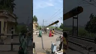 Speedy EMU Local Train Crossing Railgate #Shorts