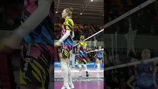 ISABELLE HAAK Riscaldamento #isabelle #haak  #volley #volleyballplayer  #riscaldamento #stretching