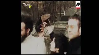 John Lennon and Yoko Ono cut their hair for Michael X - February 4, 1970 (Legendado)