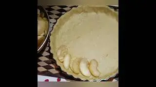 L'explosion Tarte aux Pommes Façon Créme Brûlée irrésistiblement délicieuse.  😋😋😋😋💜💚💙🩵🧡❤️🌹