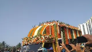 Ambarish last journey huge Fans crowd Watching his final Face in Bangalore /YASHWANTHPURA☹️☹️