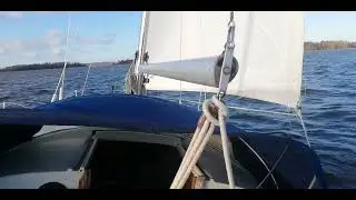 H&ouml;sttur med v&aring;ran Segelb&aring;t Albin 79 p&aring; M&auml;laren!kan inget om segling!