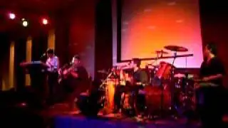 Canta Facundo Juncos con su grupo Ex-Simios