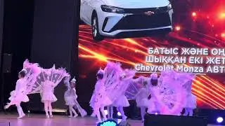 Павлин биі