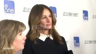 Lisa Roberts Gillan & Julia Roberts At Jesus Henry Christ Los Angeles Premiere 