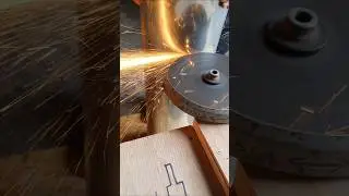 comment couper un  tube droit de 30 cm &agrave; la disqueuse #foryou #pourtoi #d&eacute;coupe #tube #metal