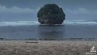 pantai Watu leter Kab Malang