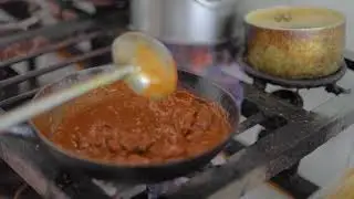Garlic Naan & Flavor-Packed Chicken Dish 🔥 | A Must-Try from The Happening Place