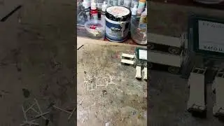 Ведется сборка багажных тележек масштаба HO, напечатанных на 3D-принтере.