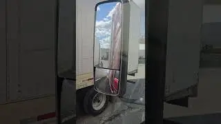 Limited customer parking space #backing #trucker #cdllife #truckdriver #semi #truckesvlogs 