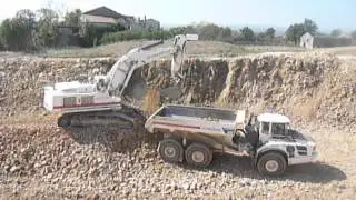 LIEBHERR 964 FOREZIENNE 2015 RN82 Balbigny / Neulise
