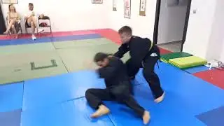 Examen de Pau &ndash; El Desaf&iacute;o del Cintur&oacute;n Amarillo en Hapkido Moo Hak Kwan