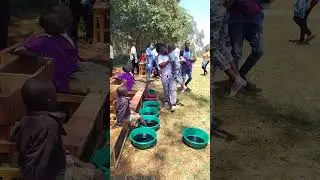 Soaking of feet infested with jiggers in Medication