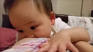 NATURAL BREASTFEEDING BABY CALM & HAPPILY BEFORE BEDTIME DAY283 母乳