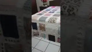 #colcha de retalhos com croch&ecirc;, na casa da cliente e amiga Marinalva Fereira