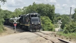 Train Climbing Steep Grades!  Locomotive Pulling Hard With Heavy Train On Williamsburg Hill!