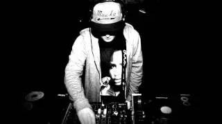 COMMODO VS DIZZEE - SHIFT VS STACKS