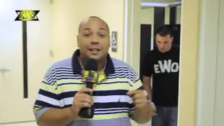 eWo 24/7 Luis Estilo Interrumpe a Mike Piconose