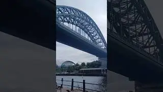 🌉 Tyne Bridge Iconic Views & River Reflections 🇬🇧✨ #traveluk #newcastleupontyne #britisharchitecture
