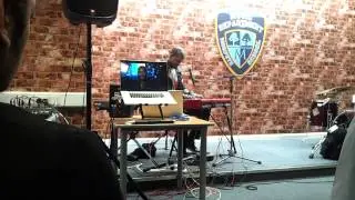 Ushers pianist Buddy Strong