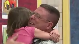 MILITARI che TORNANO a CASA||SORPRESA dei militari alle loro FAMIGLIE