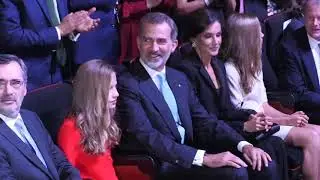 SS.MM.los Reyes y SS.AA.RR la Princesa de Asturias y la Infanta Sof&iacute;a, en los premios FPdGi 2019