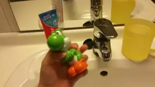 Everything loves right yoshi goes swimming