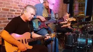 K.B.M.G.  Senorita Del Sol Live at Chianti Beverly 4/24/19