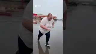 Тоха бежит в KFC