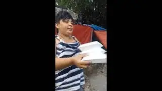 mamigay tau ng foodpak para sa mga homeless... god bless us all