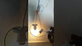 dekhiye hamlog banaye hai fan regulator se bulb ko cantrol kar rahe hai