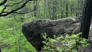H&auml;ngender Stein 10042024