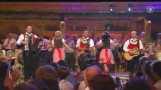 Die Jungen Zillertaler, Drob&acute;n auf&acute;m Berg (Zwergenlied) - 2009