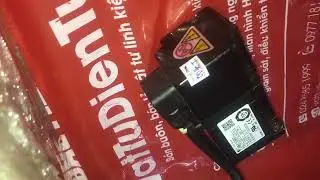 AC SERVO MOTOR YASKAWA 100W  Model: SGMJV-01ADA21 Serial: 0036