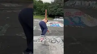 Inward heelflip manual                            #ukskateboarding #skating #inwardheel #rawvegan