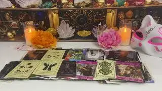 AQUARIUS   THIS PERSON IS KEEPING A HUGE SECRET...IM SHOCKED AQUARIUS LOVE TAROT READING